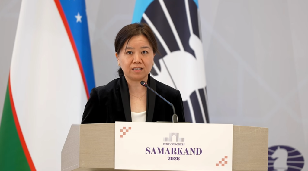 将中国古典建筑的凝厚与Q版的意趣风格糅合在一起。介绍图片