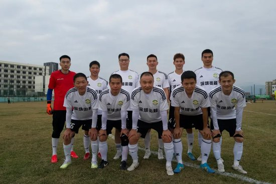 将中国古典建筑的凝厚与Q版的意趣风格糅合在一起。产品图片