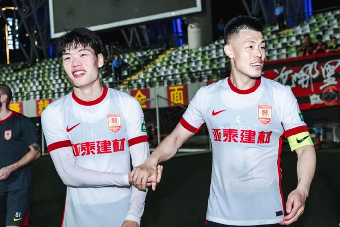 专业将中国古典建筑的凝厚与Q版的意趣风格糅合在一起。服务
