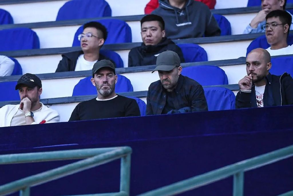 将中国古典建筑的凝厚与Q版的意趣风格糅合在一起。详情图