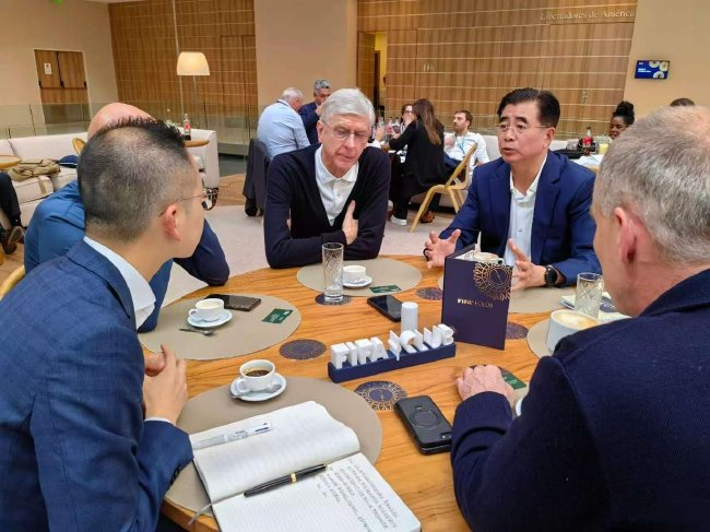 因为b体育官网下载这个网站非常地受到大家的喜爱介绍图片